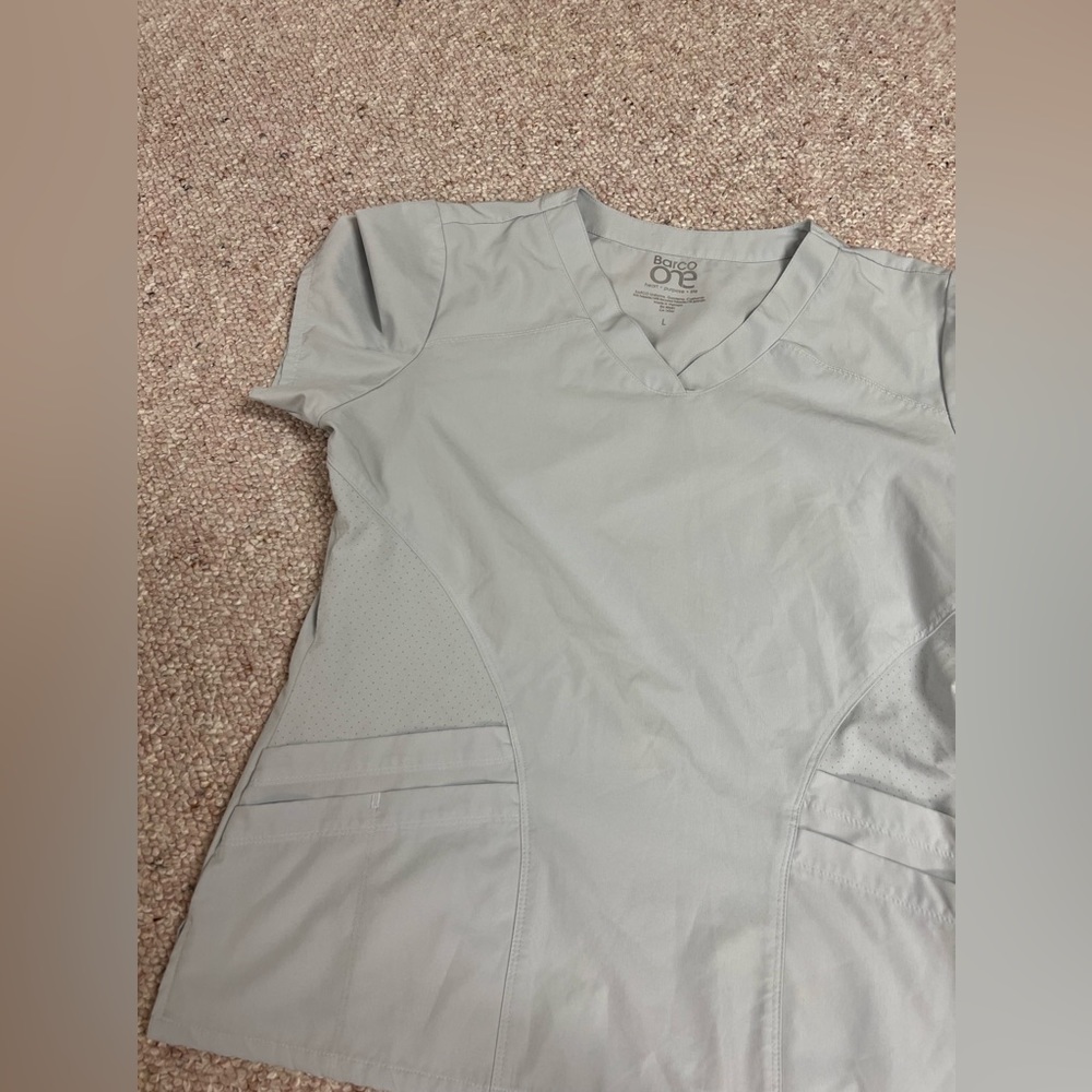 Barco one scrub top - Picture 2 of 5